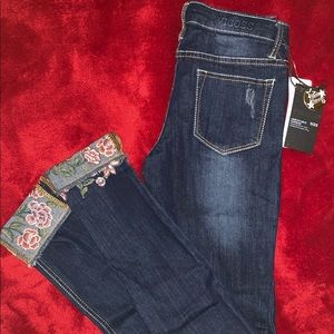NWT Girls Embroidered Jeans